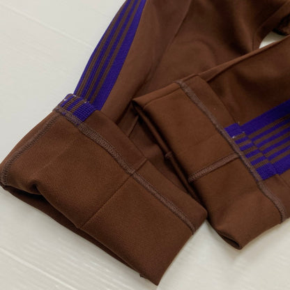 【中古品】【メンズ】 NEEDLES ニードルス 19AW NARROW TRACK PANT-POLY SMOOTH FK194 2019年秋冬 ナロー トラック パンツ ポリスムース ボトムス 151-260803-sa-24-tei サイズ：XS カラー：ブラウン 万代Net店
