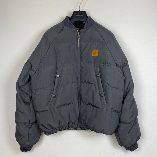 【中古品】【メンズ】 LOUIS VUITTON ルイ ヴィトン × NIGO REVERSIBLE ニゴー 別注コラボ リバーシブル PUFFER JACKET パファー ジャケット アウター 179-260803-sa-10-tei サイズ：46 カラー：グレー×カモ 万代Net店