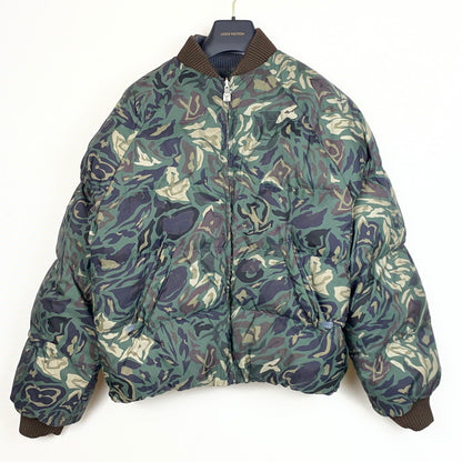 【中古品】【メンズ】 LOUIS VUITTON ルイ ビトン × NIGO REVERSIBLE ニゴー 別注コラボ リバーシブル PUFFER JACKET パファー ジャケット アウター 179-260803-sa-10-tei サイズ：46 カラー：グレー×カモ 万代Net店