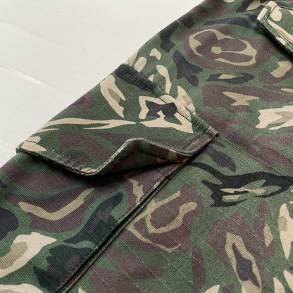 【中古品】【メンズ】 LOUIS VUITTON ルイ ヴィトン × NIGO ニゴー 別注コラボ MULTI POCKET CARGO PANTS マルチ ポケット カーゴ パンツ ボトムス 179-260804-sa-04-tei サイズ：44 カラー：カモ柄 万代Net店