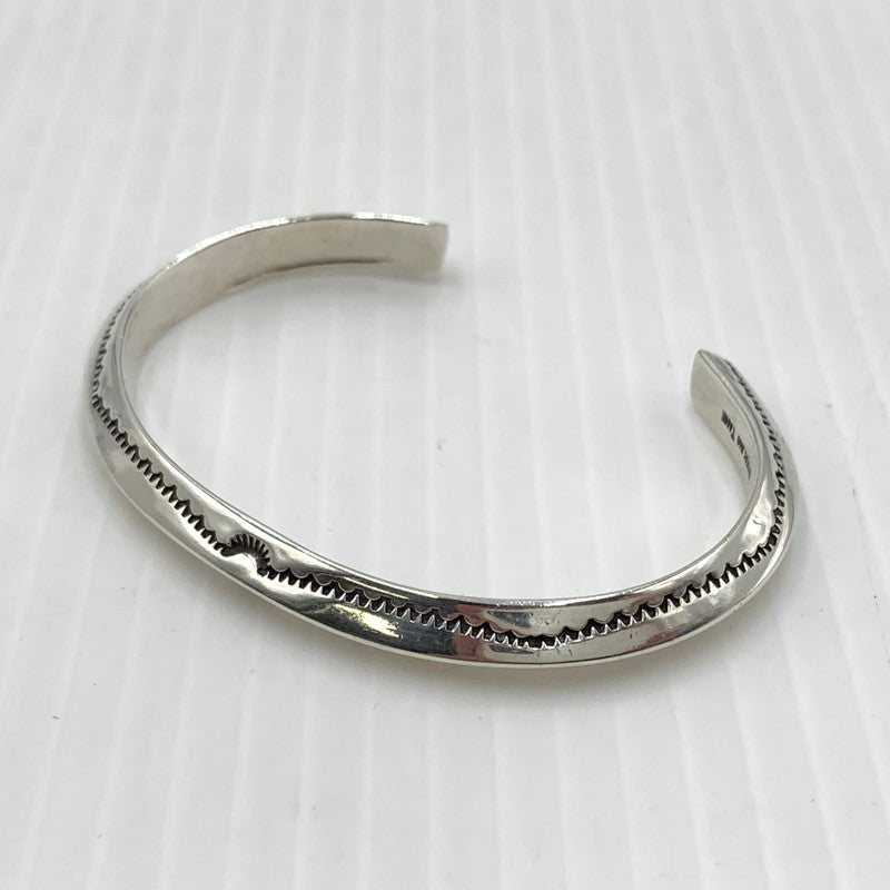 【中古品】【メンズ】 Navajo ナバホ ELAIN TAHE STERLING エレイン タヘ スターリング バングル アクセサリー ブレスレット 191-260812-ko-13-tei カラー：シルバーカラー 万代Net店