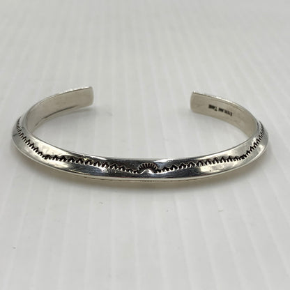【中古品】【メンズ】 Navajo ナバホ ELAIN TAHE STERLING エレイン タヘ スターリング バングル アクセサリー ブレスレット 191-260812-ko-13-tei カラー：シルバーカラー 万代Net店