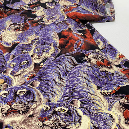 【中古品】【メンズ】 SUN SURF サンサーフ KALAKAUA ONE HUNDRED TIGERS S/S RAYON SHIRT SS38201 カラカウア ワン ハンドレット タイガー ショートスリーブ レーヨン シャツ 半袖 トップス 145-260809-sa-11-tei サイズ：M カラー：ブラック 万代Net店