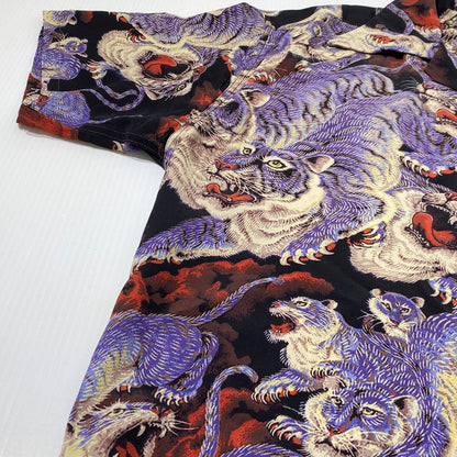 【中古品】【メンズ】 SUN SURF サンサーフ KALAKAUA ONE HUNDRED TIGERS S/S RAYON SHIRT SS38201 カラカウア ワン ハンドレット タイガー ショートスリーブ レーヨン シャツ 半袖 トップス 145-260809-sa-11-tei サイズ：M カラー：ブラック 万代Net店