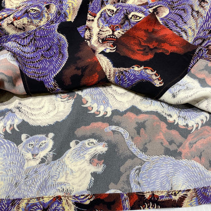 【中古品】【メンズ】 SUN SURF サンサーフ KALAKAUA ONE HUNDRED TIGERS S/S RAYON SHIRT SS38201 カラカウア ワン ハンドレット タイガー ショートスリーブ レーヨン シャツ 半袖 トップス 145-260809-sa-11-tei サイズ：M カラー：ブラック 万代Net店
