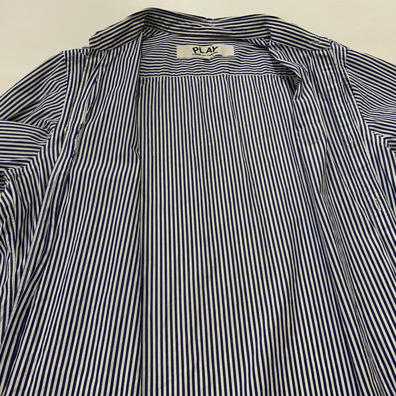【中古品】【メンズ】 PLAY COMME DES GARCONS プレイコムデギャルソン STRIPE SHIRT WITH BLACK EMBLEM AZ-B008 ストライプシャツ ブラックエンブレム トップス 140-260810-ss-02-tei サイズ：L ※ボタン横破れ有 カラー：ストライプ 万代Net店