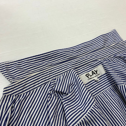 【中古品】【メンズ】 PLAY COMME DES GARCONS プレイコムデギャルソン STRIPE SHIRT WITH BLACK EMBLEM AZ-B008 ストライプシャツ ブラックエンブレム トップス 140-260810-ss-02-tei サイズ：L ※ボタン横破れ有 カラー：ストライプ 万代Net店