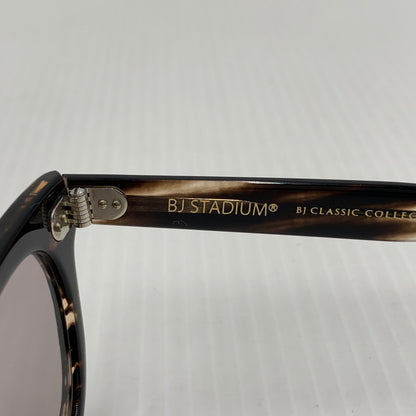 【現状渡し品】【メンズ】 BJ CLASSIC COLLECTION ビージェイ クラシック コレクション REVIVAL EDITION BJ STADIUM リバイバル エディション ビージェイ スタジアム サングラス アイウェア 203-260812-ko-11-tei サイズ：47□23-148 カラー：クロササ 万代Net店