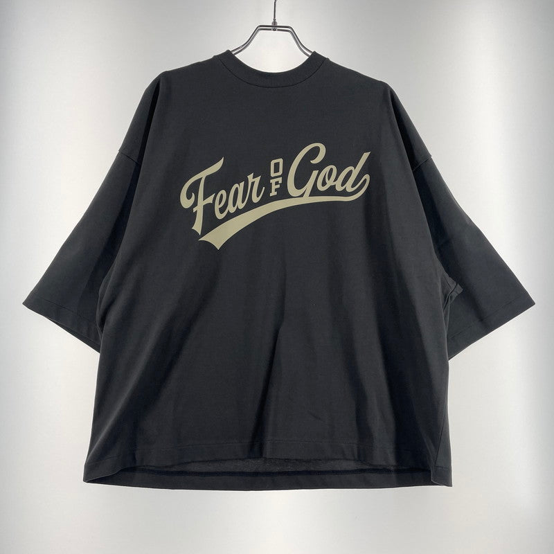 【中古品】【メンズ】 FOG ESSENTIALS エフオージーエッセンシャルズ MERCH TEE 8317-3-00043 マーチ Tシャツ 半袖 トップス 142-260806-yo-07-tei サイズ：S カラー：グレー 万代Net店