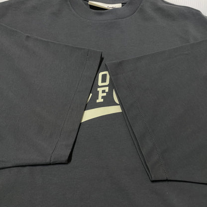 【中古品】【メンズ】 FOG ESSENTIALS エフオージーエッセンシャルズ MERCH TEE 8317-3-00043 マーチ Tシャツ 半袖 トップス 142-260806-yo-07-tei サイズ：S カラー：グレー 万代Net店