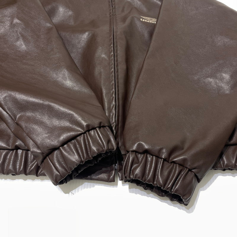 【中古品】【メンズ】 UMBRO アンブロ × FREAKS'STORE フリークスストア 別注コラボ FAKE LEATHER JACKET 1059394400021 フェイクレザー ジャケット ライトアウター 147-260806-yo-11-tei サイズ：L カラー：ブラウン 万代Net店