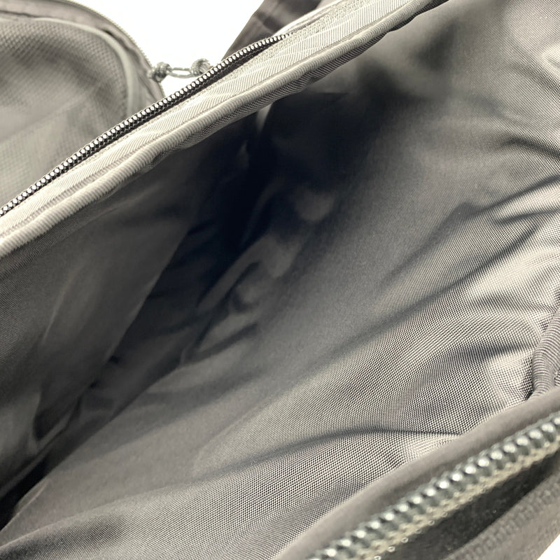 【中古品】【メンズ】 patagonia パタゴニア BLACK HOLE MICRO MLC 49260FA25 ブラックホール マイクロバックパック カバン バックパック 188-260808-ko-13-tei サイズ：ONE SIZE カラー：ブラック 万代Net店