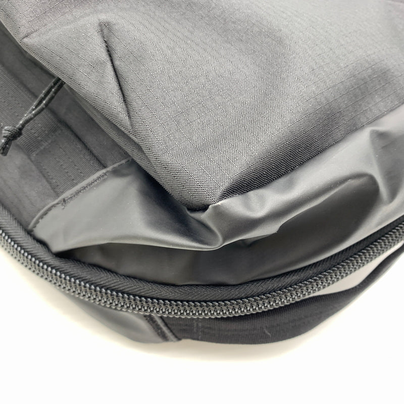 【中古品】【メンズ】 patagonia パタゴニア BLACK HOLE MICRO MLC 49260FA25 ブラックホール マイクロバックパック カバン バックパック 188-260808-ko-13-tei サイズ：ONE SIZE カラー：ブラック 万代Net店