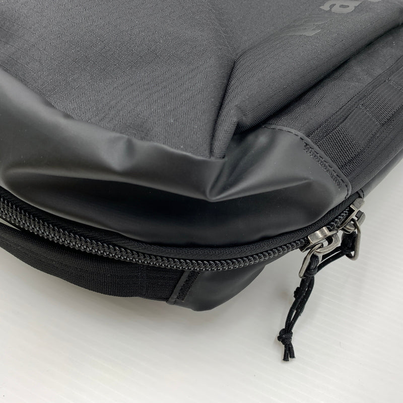 【中古品】【メンズ】 patagonia パタゴニア BLACK HOLE MICRO MLC 49260FA25 ブラックホール マイクロバックパック カバン バックパック 188-260808-ko-13-tei サイズ：ONE SIZE カラー：ブラック 万代Net店