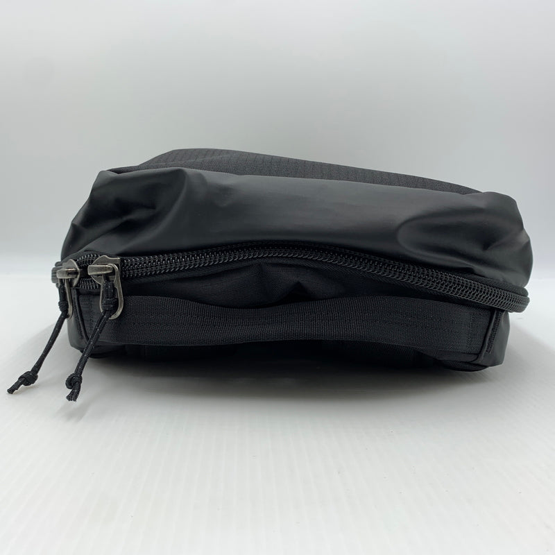 【中古品】【メンズ】 patagonia パタゴニア BLACK HOLE MICRO MLC 49260FA25 ブラックホール マイクロバックパック カバン バックパック 188-260808-ko-13-tei サイズ：ONE SIZE カラー：ブラック 万代Net店