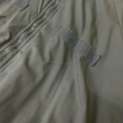 【現状渡し品】【メンズ】 ECWCS エクワックス GEN3 LEVEL7 JACKET 8415-01-538-6289 ジェン3 レベル7 ジャケット アウター ミリタリー 145-260808-ko-05-tei サイズ：MR カラー：グレージュ系 万代Net店