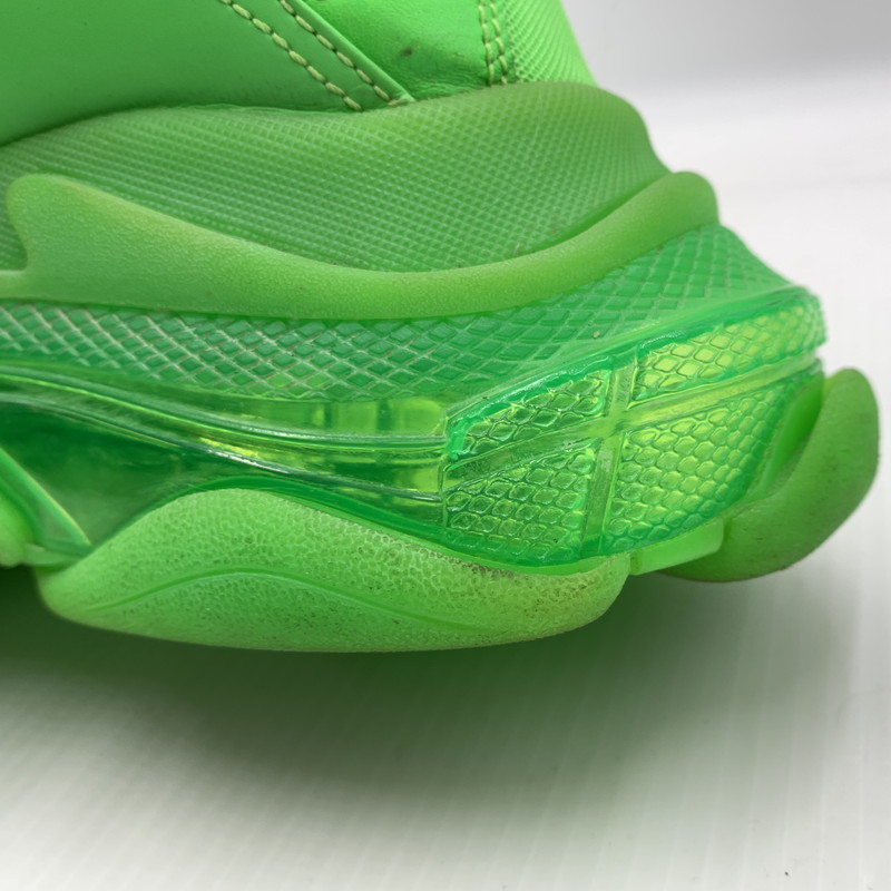 【中古品】【メンズ】 BALENCIAGA バレンシアガ TRIPLE S SNEAKERS 541624 トリプル エス スニーカー 靴 シューズ ビッグスニーカー 183-260812-ko-05-tei サイズ：42 カラー：グリーン 万代Net店