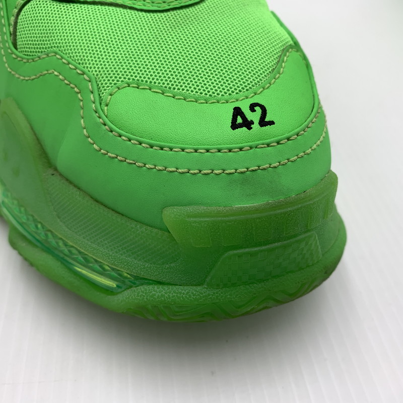 【中古品】【メンズ】 BALENCIAGA バレンシアガ TRIPLE S SNEAKERS 541624 トリプル エス スニーカー 靴 シューズ ビッグスニーカー 183-260812-ko-05-tei サイズ：42 カラー：グリーン 万代Net店