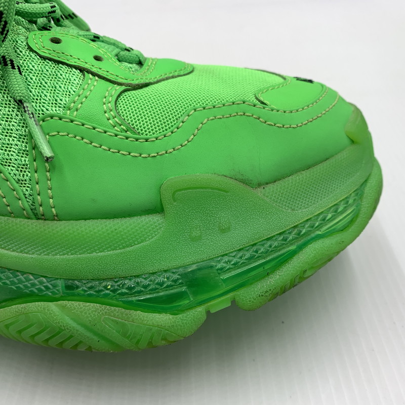 【中古品】【メンズ】 BALENCIAGA バレンシアガ TRIPLE S SNEAKERS 541624 トリプル エス スニーカー 靴 シューズ ビッグスニーカー 183-260812-ko-05-tei サイズ：42 カラー：グリーン 万代Net店