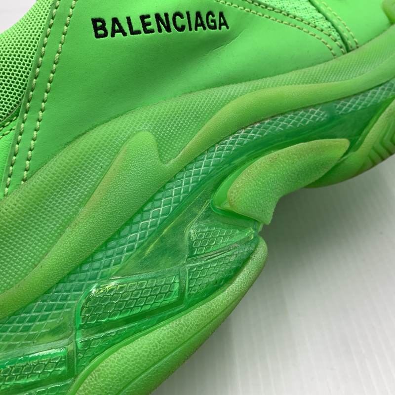 【中古品】【メンズ】 BALENCIAGA バレンシアガ TRIPLE S SNEAKERS 541624 トリプル エス スニーカー 靴 シューズ ビッグスニーカー 183-260812-ko-05-tei サイズ：42 カラー：グリーン 万代Net店