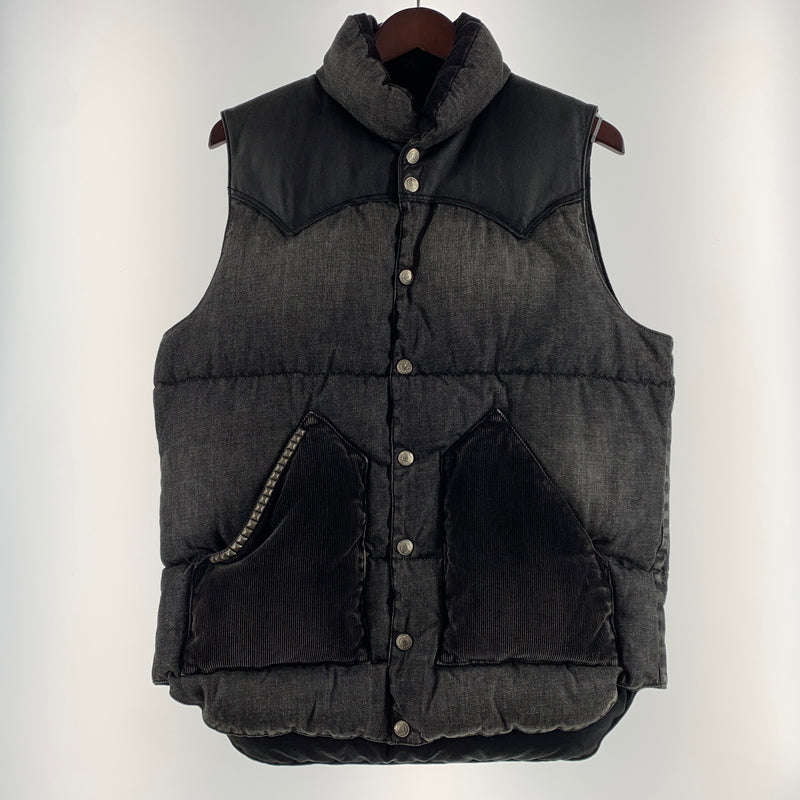 【中古品】【メンズ】 HYSTERIC GLAMOUR ヒステリックグラマー × ROCKY MOUNTAIN ロッキーマウンテン 別注 コラボ STUDS DENIM DOWN VEST 0263AV01 スタッズ デニムダウンベスト ライトアウター 140-260809-ko-16-tei サイズ：M カラー：グレー 万代Net店