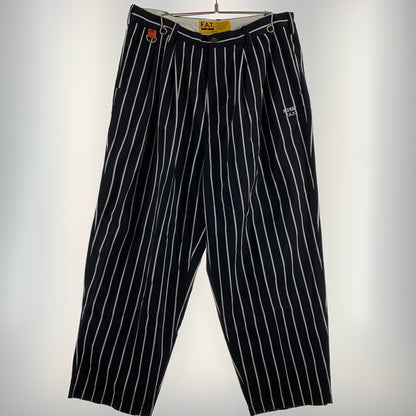 【中古品】【メンズ】 F.A.T. エフエーティー × RED CAP レッドキャップ 別注 コラボ 3TUCK WIDE PANT F32510-PN22-AB 3タック ワイドパンツ ボトムス チノパン 153-260809-ko-32-tei サイズ：FAT カラー：ストライプ 万代Net店