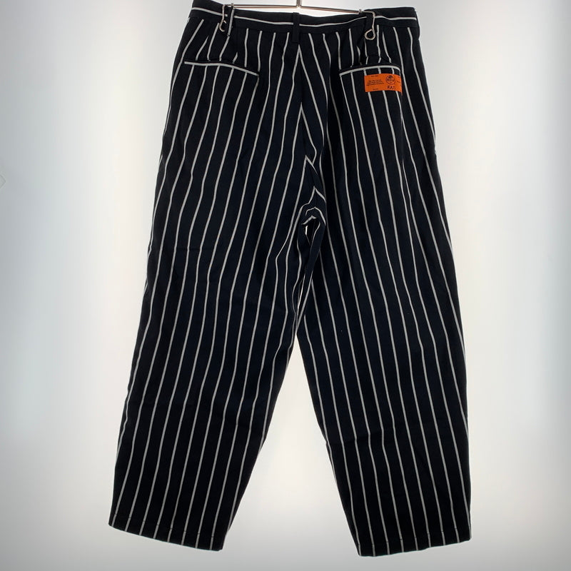 【中古品】【メンズ】 F.A.T. エフエーティー × RED CAP レッドキャップ 別注 コラボ 3TUCK WIDE PANT F32510-PN22-AB 3タック ワイドパンツ ボトムス チノパン 153-260809-ko-32-tei サイズ：FAT カラー：ストライプ 万代Net店