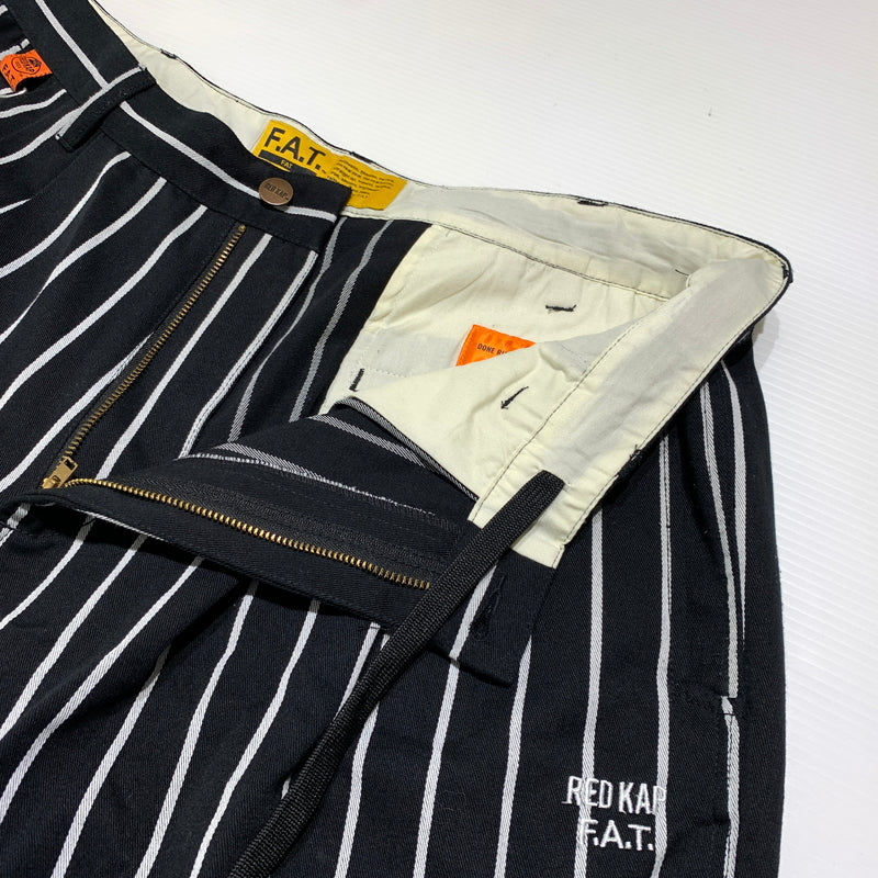【中古品】【メンズ】 F.A.T. エフエーティー × RED CAP レッドキャップ 別注 コラボ 3TUCK WIDE PANT F32510-PN22-AB 3タック ワイドパンツ ボトムス チノパン 153-260809-ko-32-tei サイズ：FAT カラー：ストライプ 万代Net店