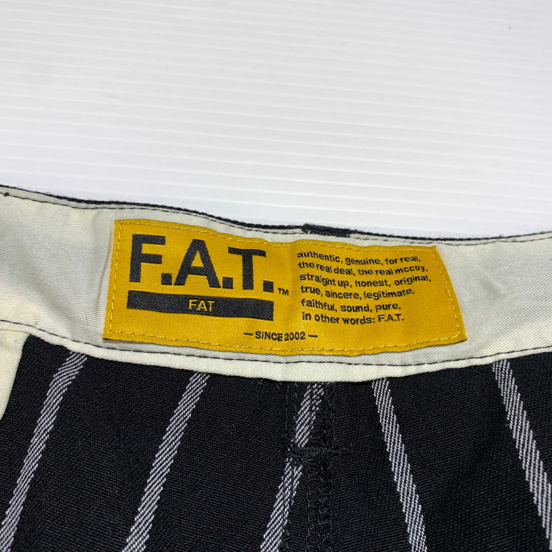 【中古品】【メンズ】 F.A.T. エフエーティー × RED CAP レッドキャップ 別注 コラボ 3TUCK WIDE PANT F32510-PN22-AB 3タック ワイドパンツ ボトムス チノパン 153-260809-ko-32-tei サイズ：FAT カラー：ストライプ 万代Net店