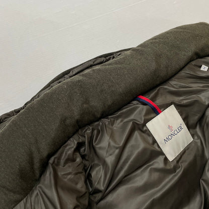 【中古品】【メンズ】 MONCLER モンクレール MONTGENEVRE DOWN JACKET 420914033805 54272 モンジュネーブル ダウンジャケット アウター 141-260817-ss-07-tei サイズ：2 カラー：カーキ 万代Net店