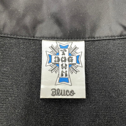 【中古品】【メンズ】 BLUCO ブルコ × DOGTOWN × ドッグタウン MOONEYES ムーンアイズ 別注コラボ COACH JACKET 158-31-063 コーチジャケット アウター ウィンドブレーカー 145-260817-ss-09-tei サイズ：L カラー：ブラック 万代Net店