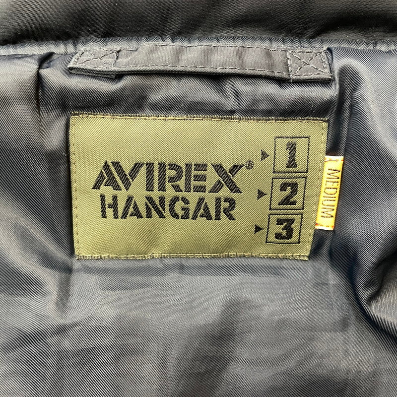 【現状渡し品】【メンズ】 AVIREX アヴィレックス CUSTOM CWU TOP GUN FLIGHT JACKET 6102176 カスタムトップガン フライトジャケット アウター ミリタリージャケット 145-260817-ss-08-tei サイズ：M/※使用感あり カラー：ネイビー 万代Net店