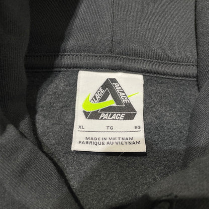 【中古品】【メンズ】 PALACE パレス × NIKE ナイキ 別注コラボ TRI SWOOSH HOOD BLACK P29CS131 トリ スウォッシュ フード 長袖 トップス パーカー 142-260811-yo-06-tei サイズ：XL カラー：ブラック 万代Net店