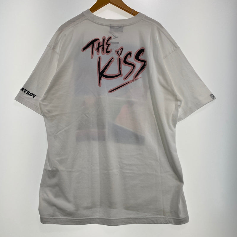 【中古品】【メンズ】 WP ダブリューピー × PLAY BOY プレイ ボーイ 別注コラボ LIMITED SERIES PLAYBOY THE KISS リミテッド シリーズ プレイボーイ ザ キス 半袖 トップス 140-260821-sa -06-tei サイズ：XXL カラー：ホワイト 万代Net店
