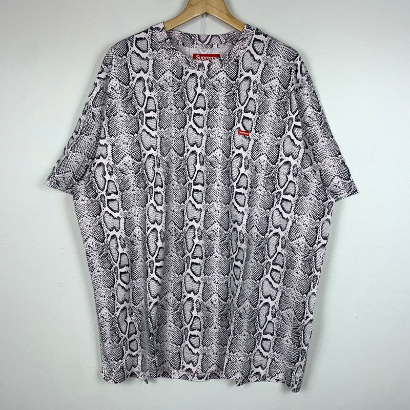 【中古品】【メンズ】 Supreme シュプリーム SMALL BOX S/S TEE SNAKE スモールボックス ショートスリーブ Tシャツ スネーク 半袖 トップス 149-260812-ko-16-tei サイズ：XL カラー：柄 万代Net店