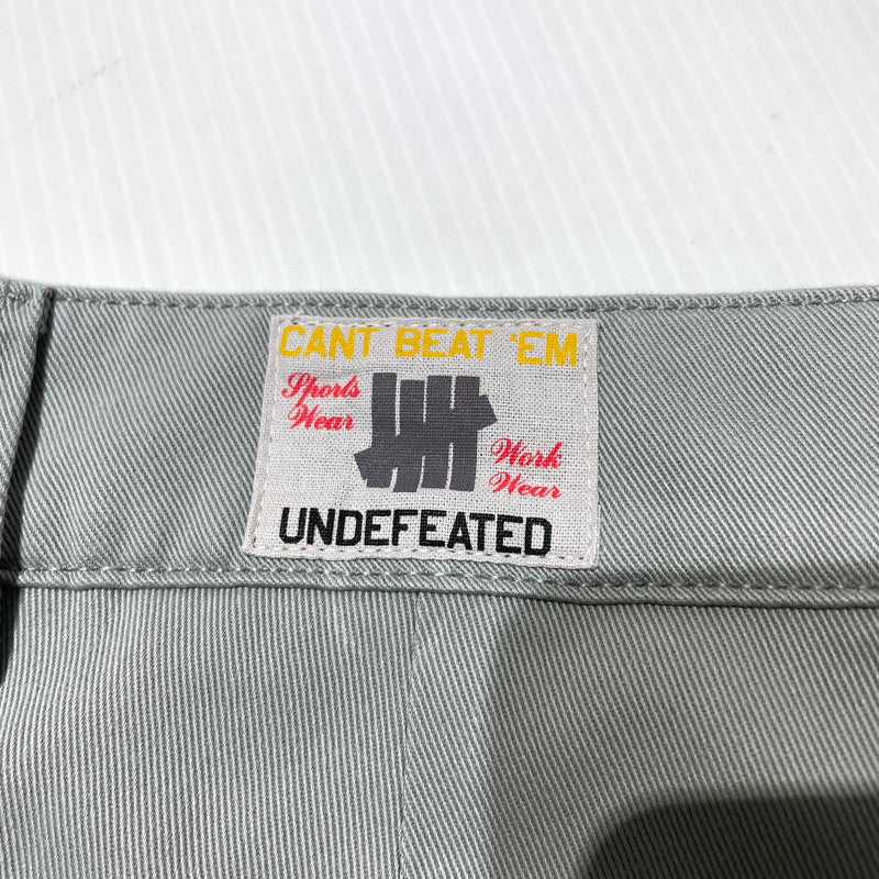 【中古品】【メンズ】 UNDEFEATED アンディフィーテッド BULL DENIM CHINO 50133 ブル デニム チノパンツ ボトムス 153-260915-yo-13-teih サイズ：34 カラー：グレー 万代Net店