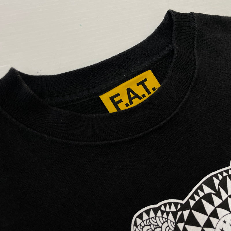 【中古品】【メンズ】 FAT エフエーティー × HUSKYROUNDUP ハスキーラウンドアップ × Sb エスビー スケートボードジャーナル H.R.GRIZZLY S/S TEE F32310-TS03-AB グリズリー Tシャツ 半袖トップス 142-260826-ss-05-teih サイズ：FAT カラー：ブラック 万代Net店