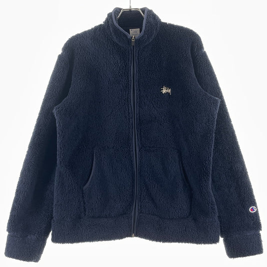 【現状渡し品】【メンズ】 STUSSY ステューシー × CHAMPION チャンピオン 別注コラボ FLEECE JACKET フリース ジャケット アウター 142-260813-sa-10-tei サイズ：L カラー：ネイビー 万代Net店