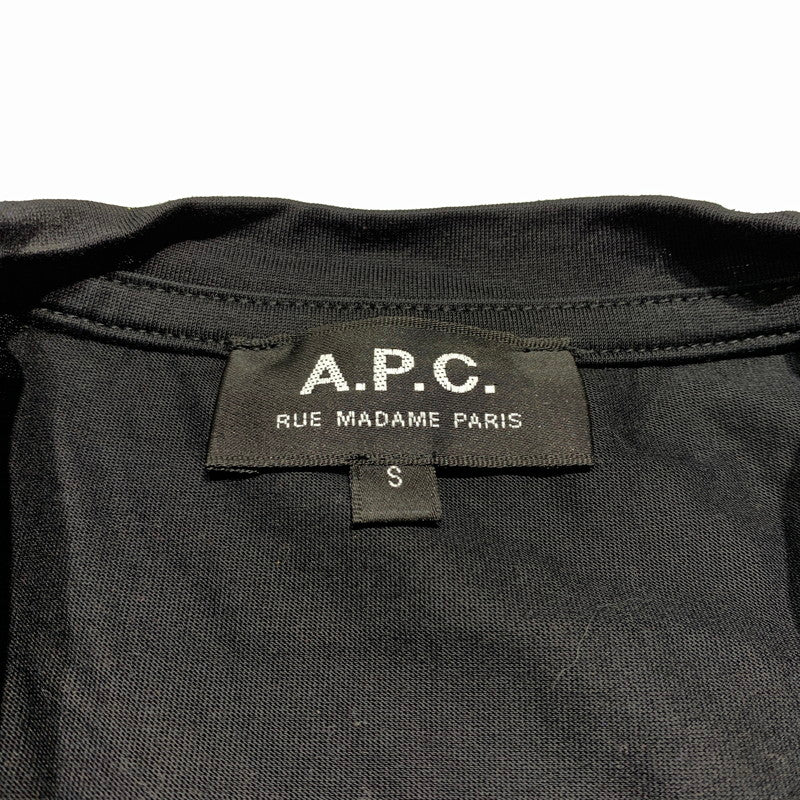 【中古品】【レディース】 A.P.C. アーペーセー GRAPHIC LOGO S/S TEE 4114413 グラフィック ロゴ ショートスリーブ Tシャツ 半袖 トップス 168-260815-ko-15-teih サイズ：S カラー：ブラック 万代Net店