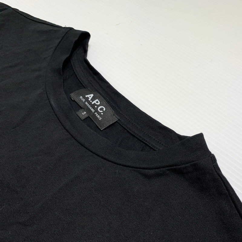 【中古品】【レディース】 A.P.C. アーペーセー GRAPHIC LOGO S/S TEE 4114413 グラフィック ロゴ ショートスリーブ Tシャツ 半袖 トップス 168-260815-ko-15-teih サイズ：S カラー：ブラック 万代Net店