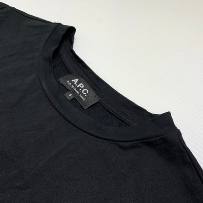 【中古品】【レディース】 A.P.C. アーペーセー GRAPHIC LOGO S/S TEE 4114413 グラフィック ロゴ ショートスリーブ Tシャツ 半袖 トップス 168-260815-ko-15-teih サイズ：S カラー：ブラック 万代Net店