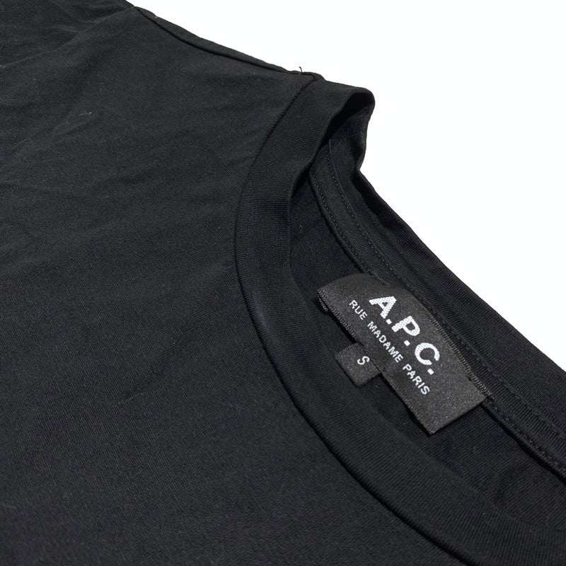 【中古品】【レディース】 A.P.C. アーペーセー GRAPHIC LOGO S/S TEE 4114413 グラフィック ロゴ ショートスリーブ Tシャツ 半袖 トップス 168-260815-ko-15-teih サイズ：S カラー：ブラック 万代Net店