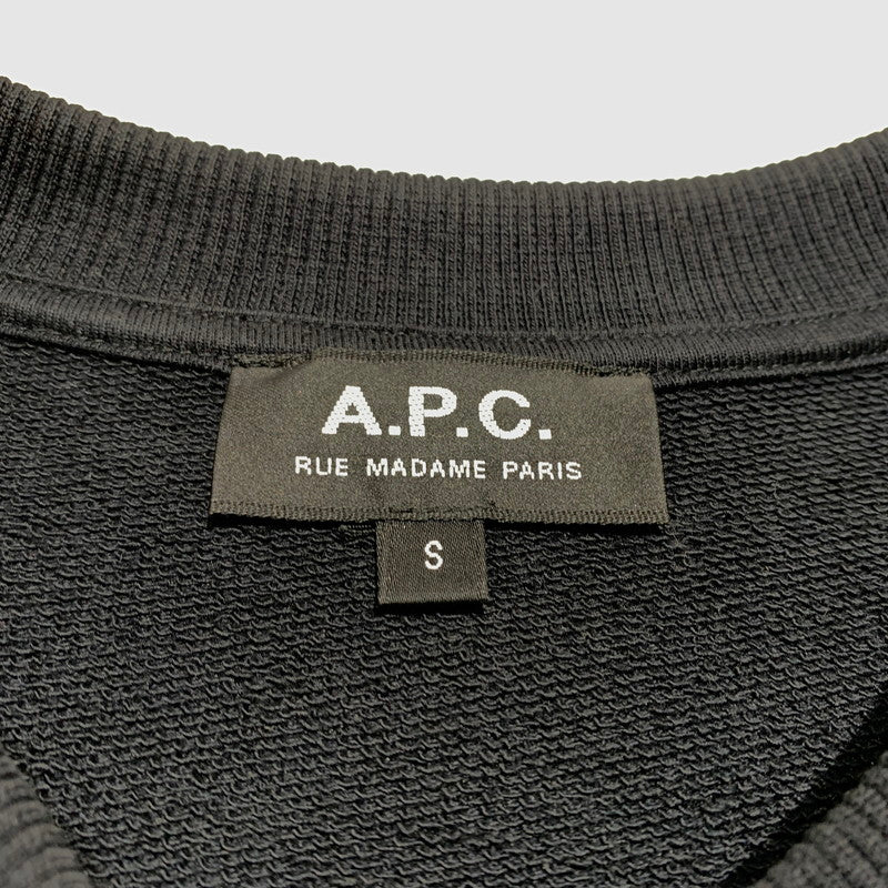 【中古品】【メンズ】 A.P.C. アーペーセー BIG LOGO SWEAT SHIRT ロゴ スウェット トップス トレーナー 141-260815-ko-06-teih サイズ：S カラー：ブラック 万代Net店