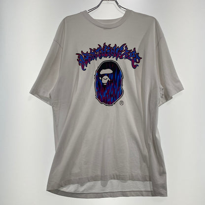 【中古品】【メンズ】 A BATHING APE ア ベイシング エイプ FLAME APE HEAD RELAXED FIT TEE 001TEK301320M フレイム エイプ ヘッド リラックスド フィット Tシャツ 半袖 トップス 142-260821-sa -08-tei サイズ：L カラー：ホワイト 万代Net店