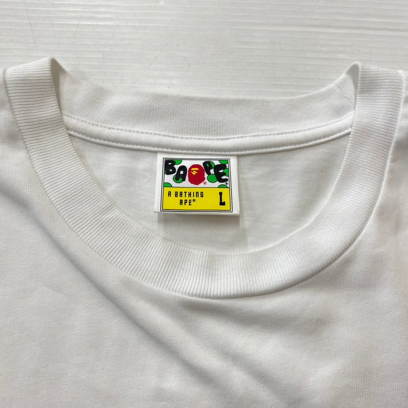 【中古品】【メンズ】 A BATHING APE ア ベイシング エイプ FLAME APE HEAD RELAXED FIT TEE 001TEK301320M フレイム エイプ ヘッド リラックスド フィット Tシャツ 半袖 トップス 142-260821-sa -08-tei サイズ：L カラー：ホワイト 万代Net店
