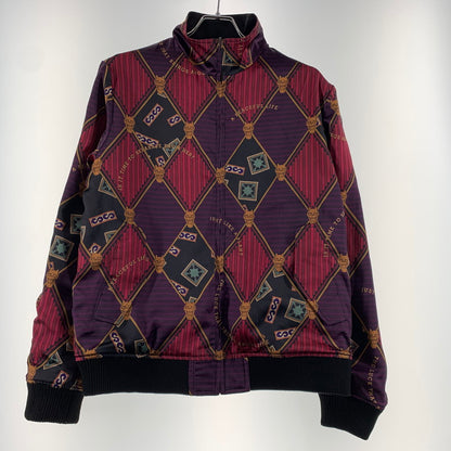 【中古品】【メンズ】 GLAMB グラム × ジョジョの奇妙な冒険 別注 コラボ KILLER QUEEN JACKET キラークイーンジャケット アウター リバーシブルジャケット 142-260815-ko-08-teih サイズ：M カラー：ブラック/柄 万代Net店