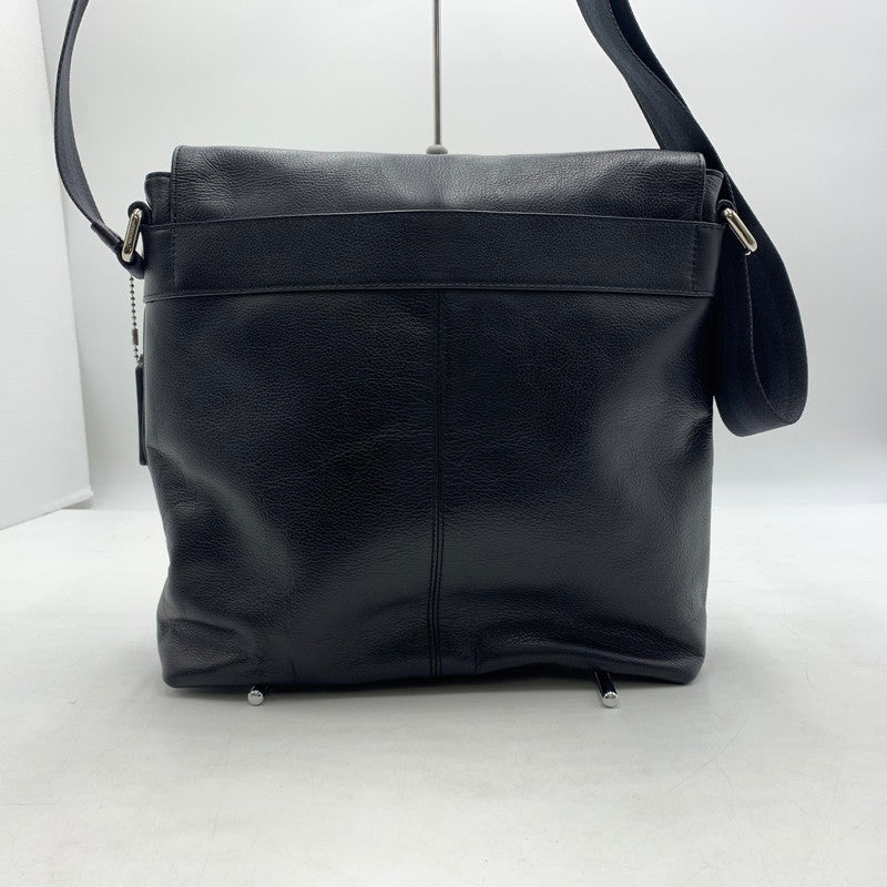 【中古品】【メンズ】 COACH コーチ CHARLES SMALL MESSENGER BAG LEATHER F72362 チャールズ スモール メッセンジャーバッグ レザー カバン 180-260822-ss-04-teih カラー：ブラック 万代Net店