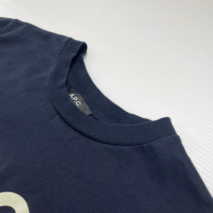 【中古品】【メンズ】 A.P.C. アーペーセー STANDARD GRAND VPC S/S TEE 25082-1-97881 スタンダード グランド ショートスリーブ Tシャツ 半袖 トップス 141-260820-ko-01-teih サイズ：S カラー：ネイビー 万代Net店
