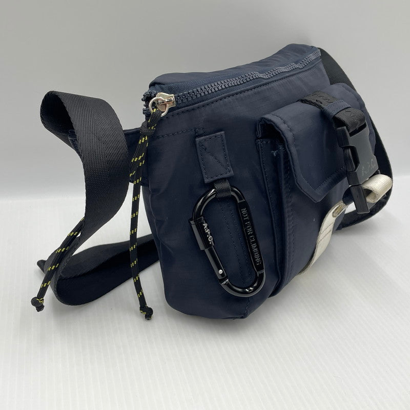 【現状渡し品】【メンズ】 A.P.C. アーペーセー TRECK BUM BAG トレック バム バッグ カバン 188-260817-sa-17-teih カラー：ネイビー 万代Net店