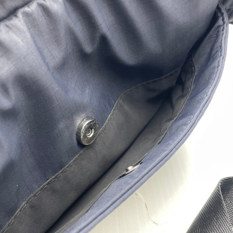 【現状渡し品】【メンズ】 A.P.C. アーペーセー TRECK BUM BAG トレック バム バッグ カバン 188-260817-sa-17-teih カラー：ネイビー 万代Net店